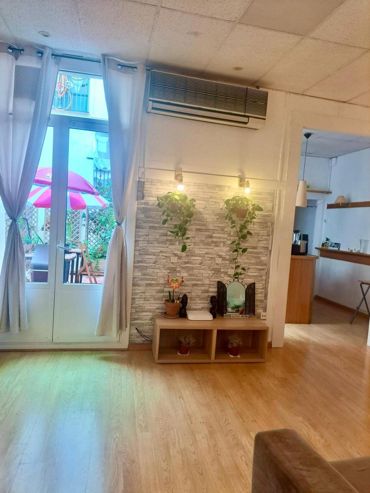Habitacion Para Grupos Hasta 8 En Plena Rambla De Cataluna Barcelona Ngoại thất bức ảnh