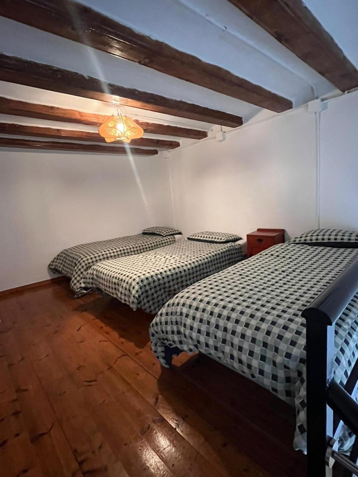 Habitacion Para Grupos Hasta 8 En Plena Rambla De Cataluna Barcelona Ngoại thất bức ảnh