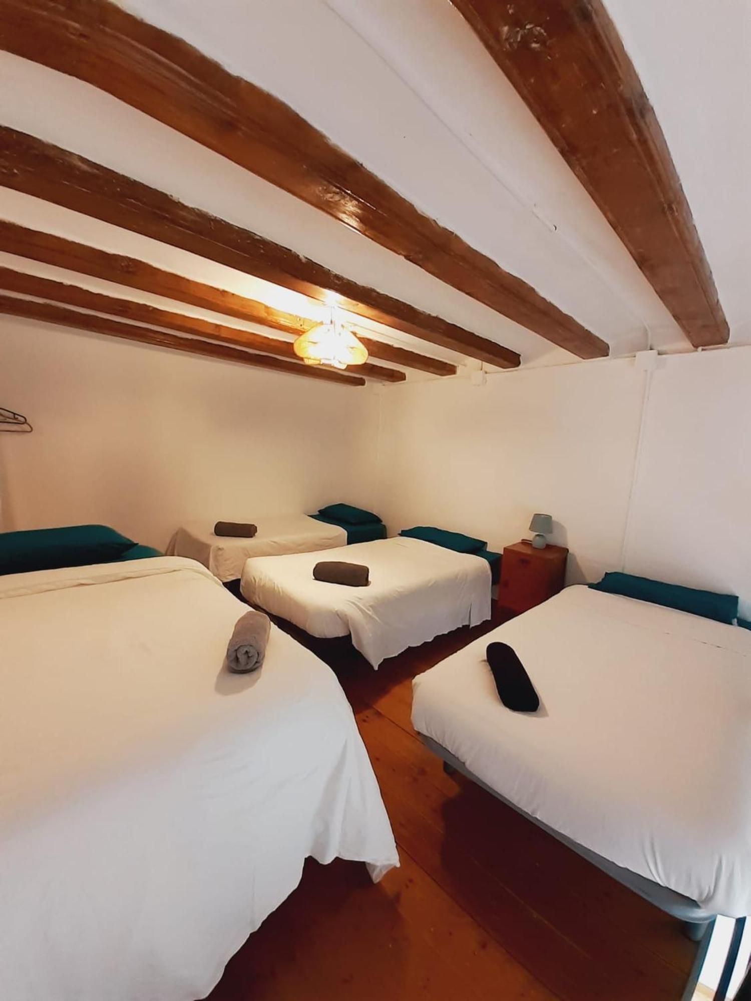 Habitacion Para Grupos Hasta 8 En Plena Rambla De Cataluna Barcelona Ngoại thất bức ảnh