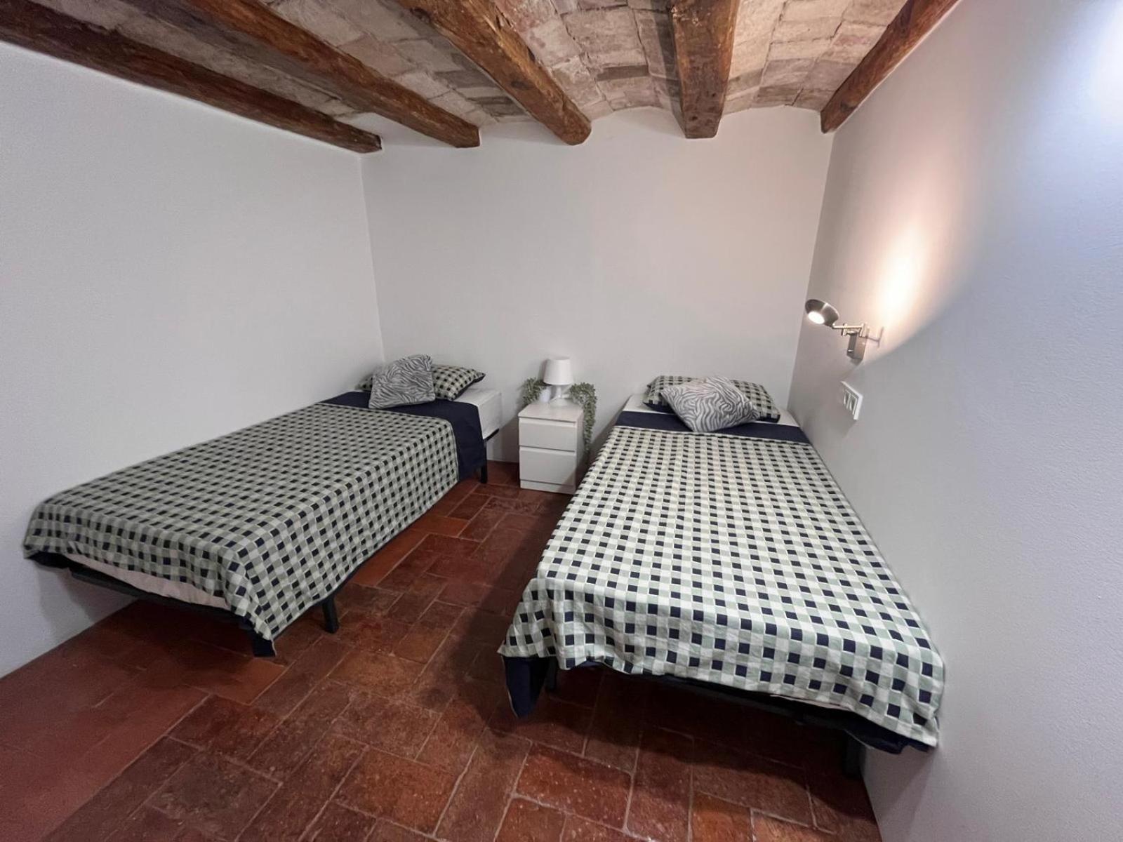 Habitacion Para Grupos Hasta 8 En Plena Rambla De Cataluna Barcelona Ngoại thất bức ảnh