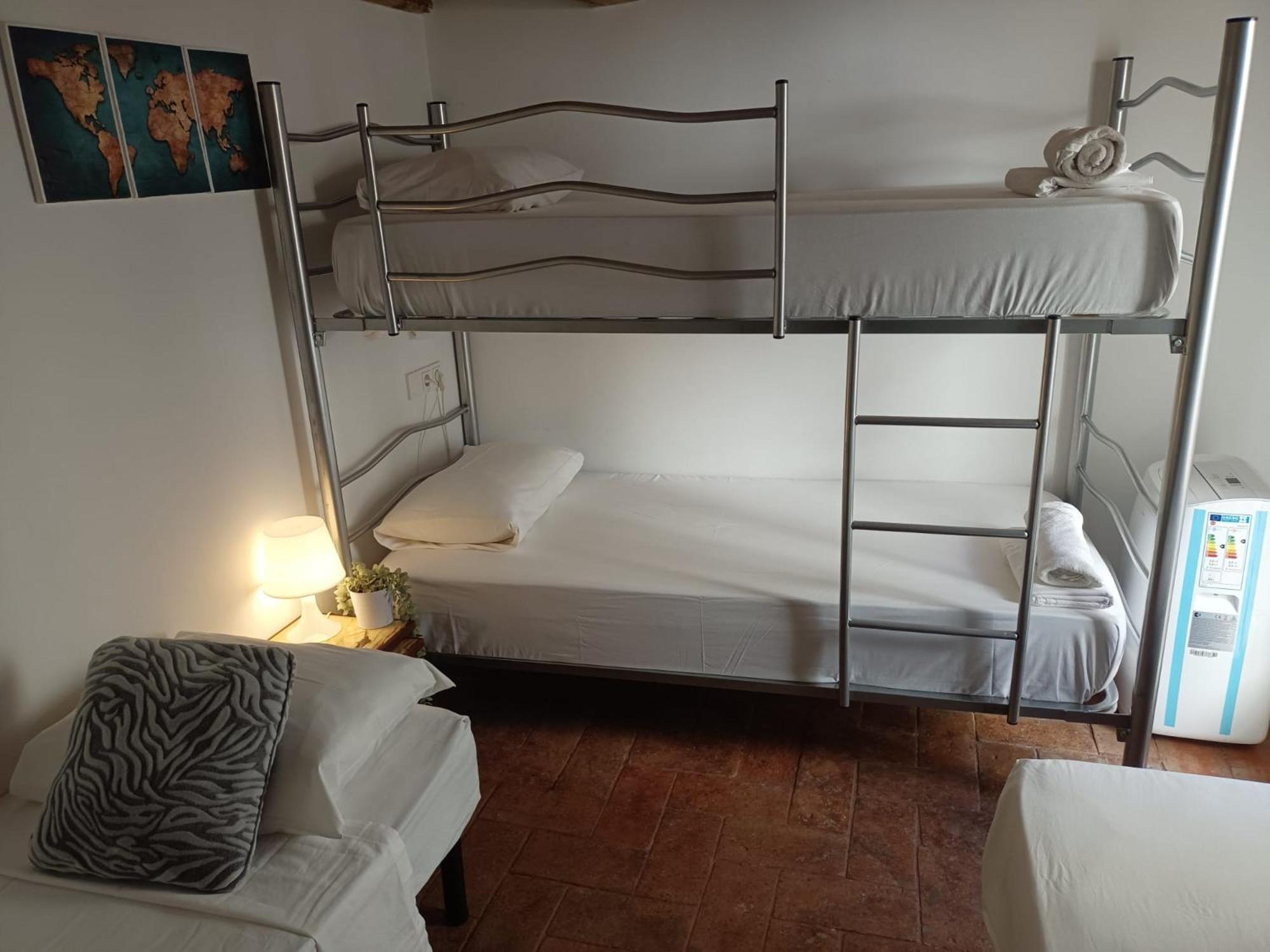 Habitacion Para Grupos Hasta 8 En Plena Rambla De Cataluna Barcelona Ngoại thất bức ảnh