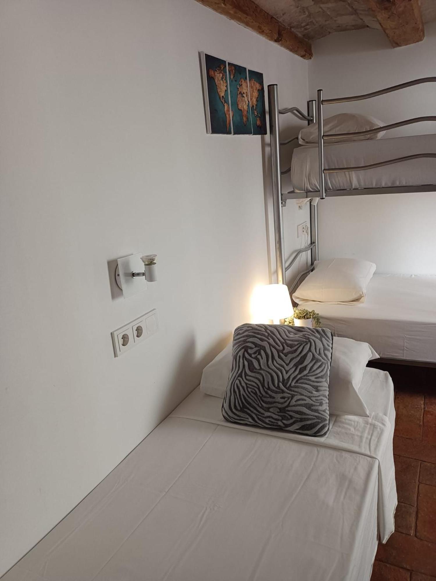 Habitacion Para Grupos Hasta 8 En Plena Rambla De Cataluna Barcelona Ngoại thất bức ảnh