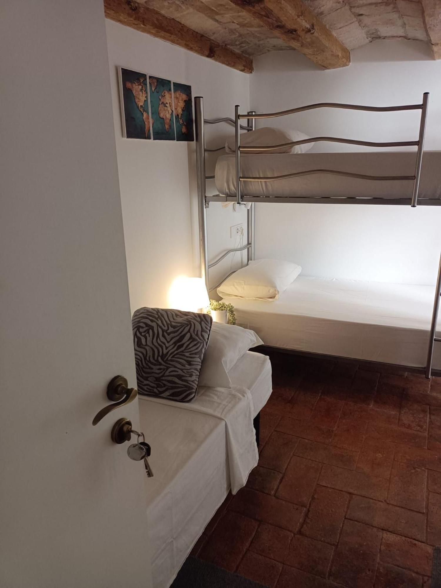 Habitacion Para Grupos Hasta 8 En Plena Rambla De Cataluna Barcelona Ngoại thất bức ảnh
