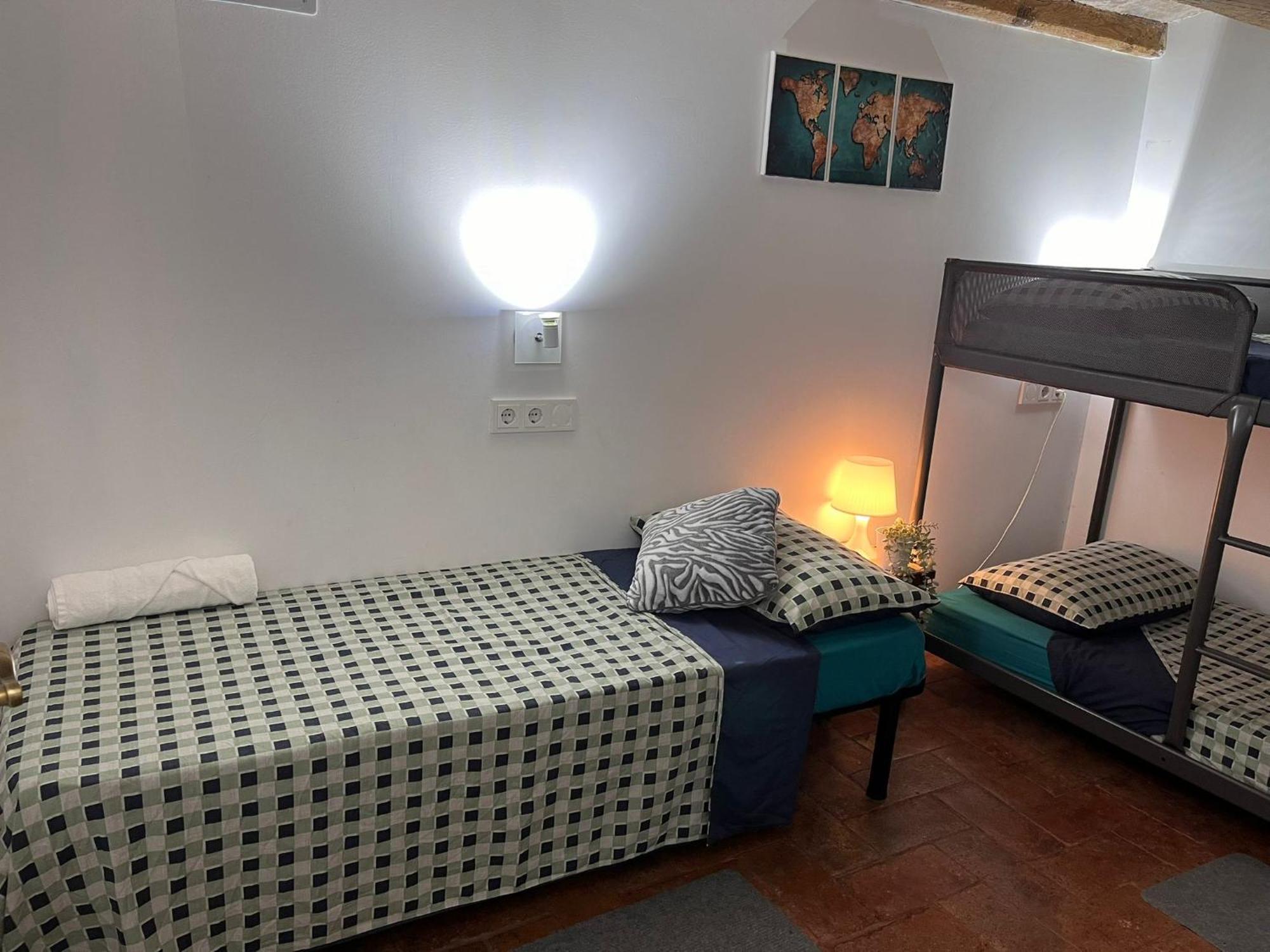 Habitacion Para Grupos Hasta 8 En Plena Rambla De Cataluna Barcelona Ngoại thất bức ảnh