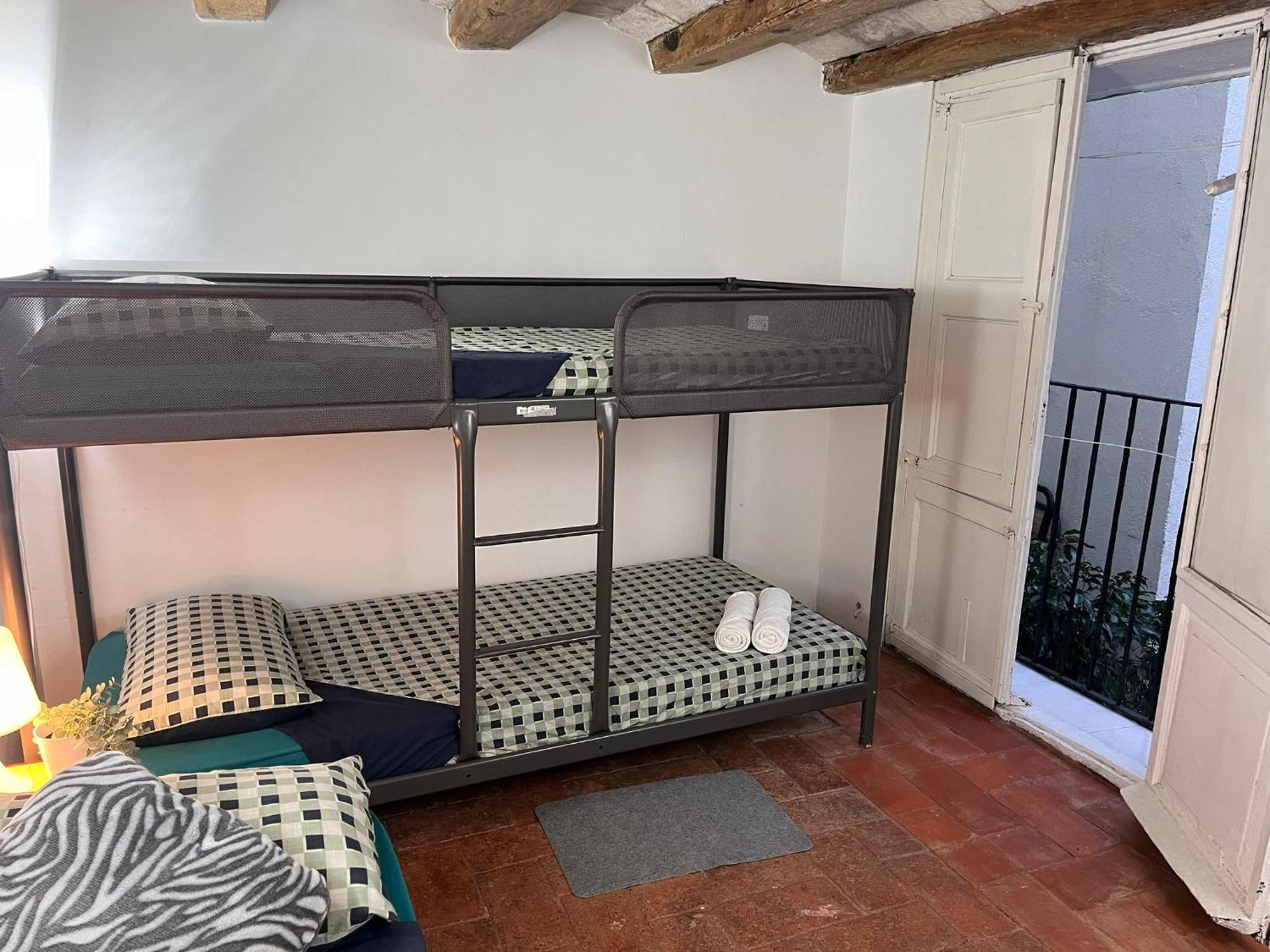 Habitacion Para Grupos Hasta 8 En Plena Rambla De Cataluna Barcelona Ngoại thất bức ảnh