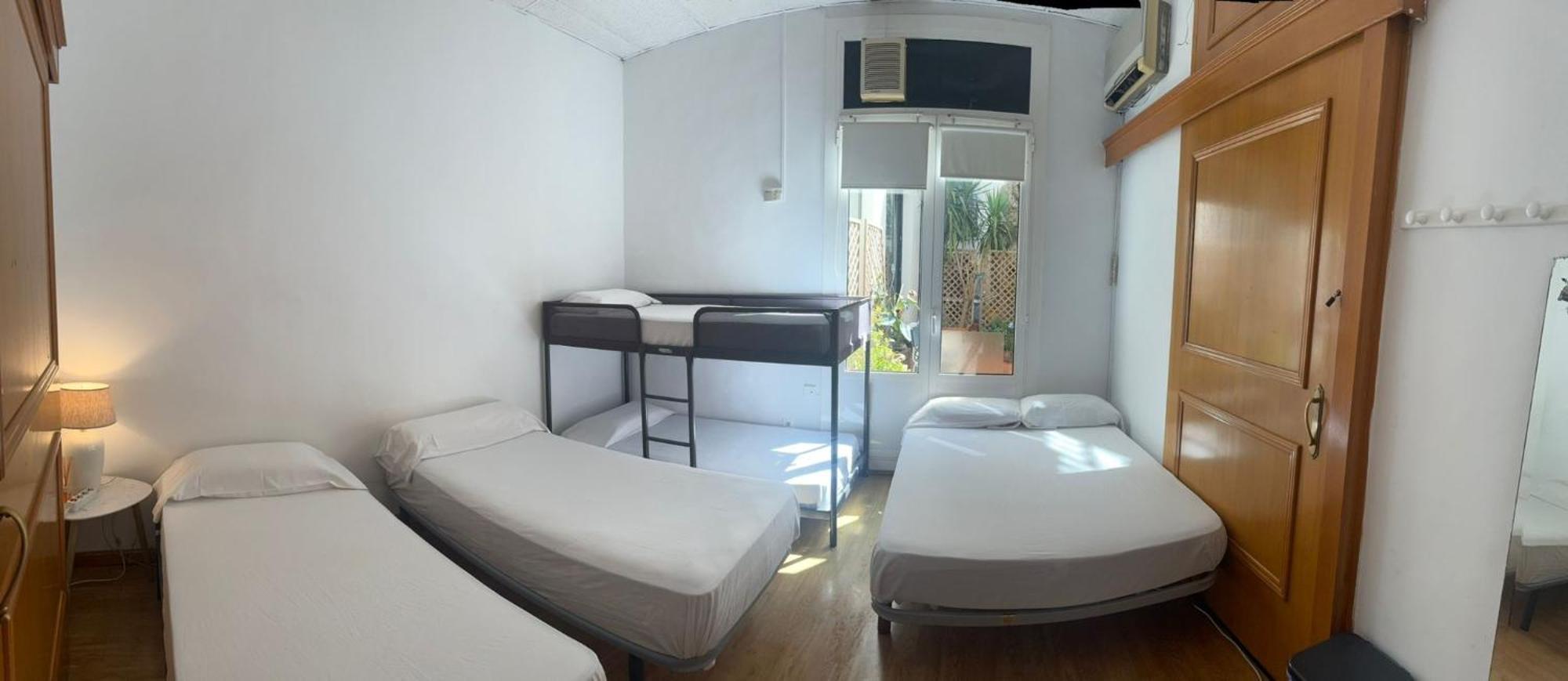 Habitacion Para Grupos Hasta 8 En Plena Rambla De Cataluna Barcelona Ngoại thất bức ảnh