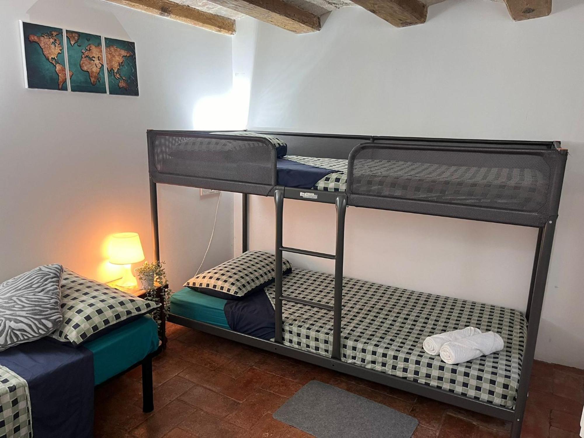 Habitacion Para Grupos Hasta 8 En Plena Rambla De Cataluna Barcelona Ngoại thất bức ảnh